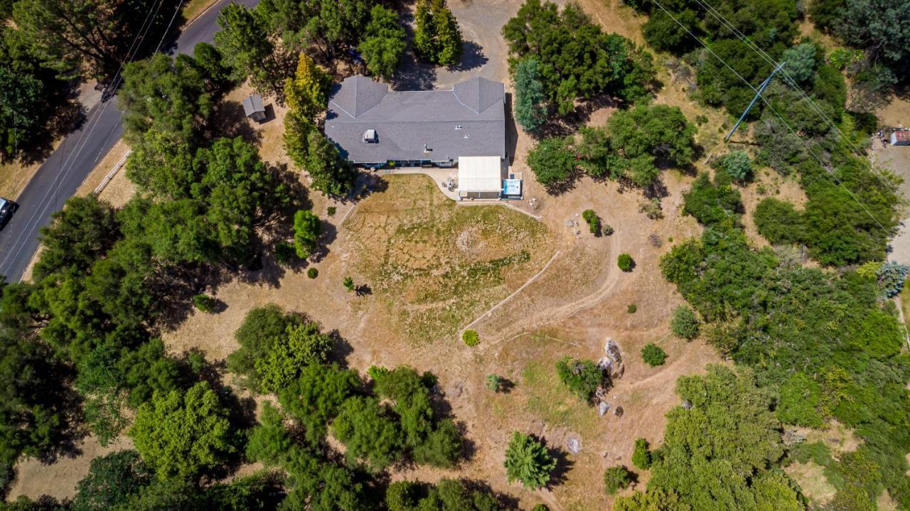 Villa Spectacular Views W/ Hot Tub/bbq -yosemite & Bass