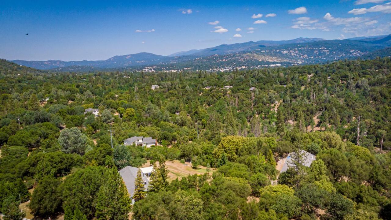 Spectacular Views W/ Hot Tub/bbq -yosemite & Bass Villa *