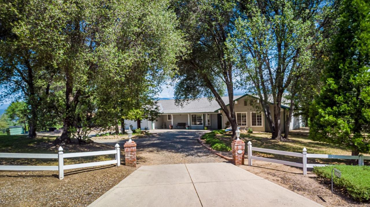 Spectacular Views W/ Hot Tub/bbq -yosemite & Bass Villa