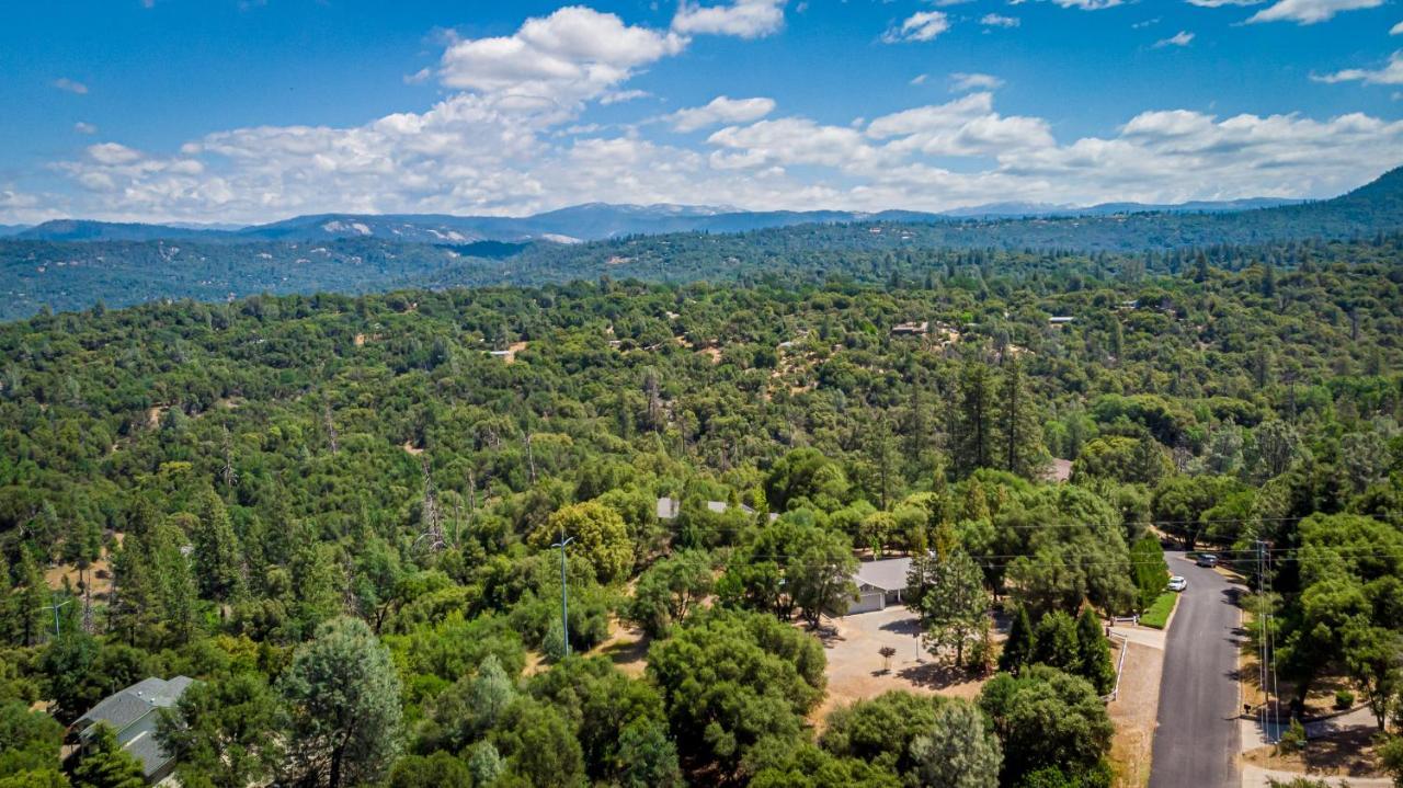 Villa Spectacular Views W/ Hot Tub/bbq -yosemite & Bass *
