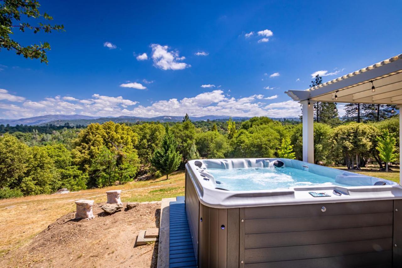 Villa Spectacular Views W/ Hot Tub/bbq -yosemite & Bass