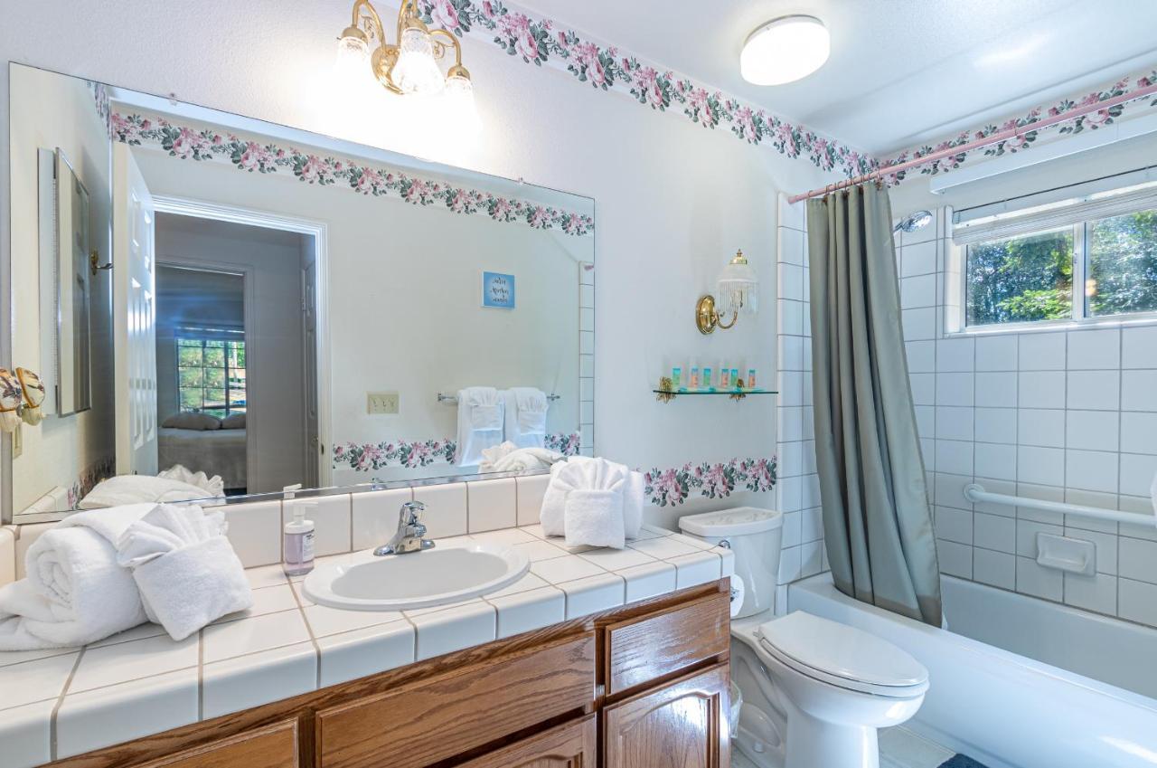 Spectacular Views W/ Hot Tub/bbq -yosemite & Bass Villa *