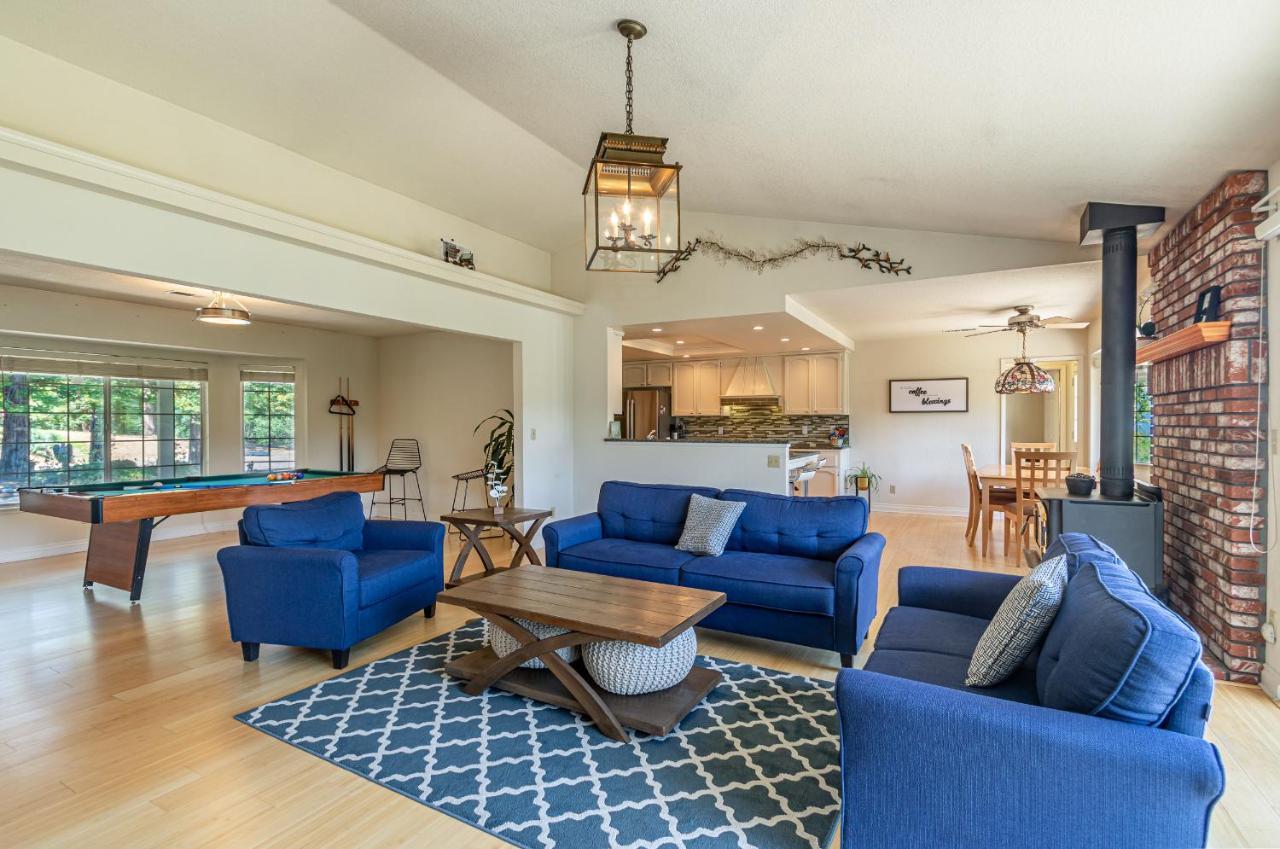 Villa Spectacular Views W/ Hot Tub/bbq -yosemite & Bass *