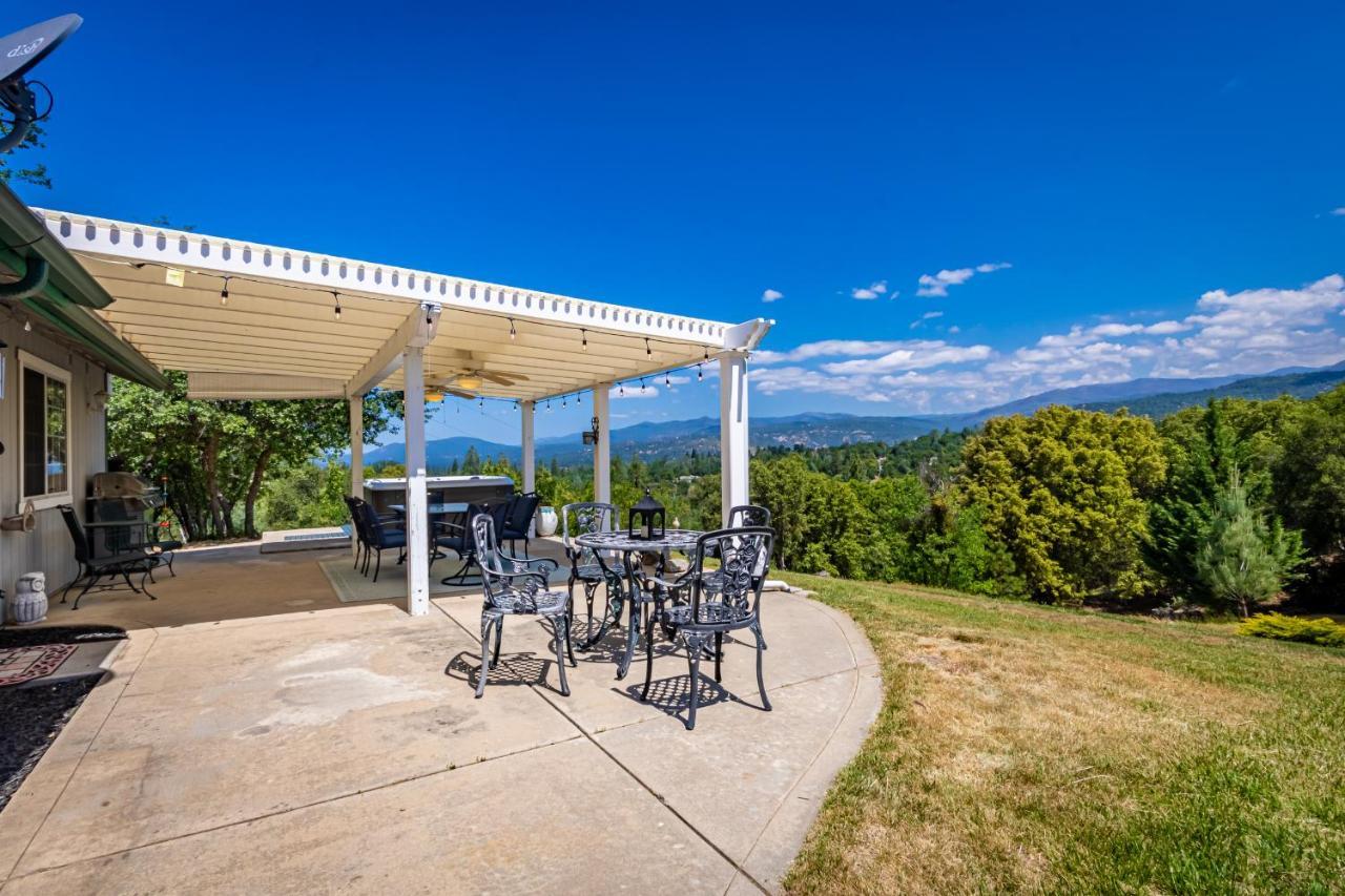 Spectacular Views W/ Hot Tub/bbq -yosemite & Bass Villa *