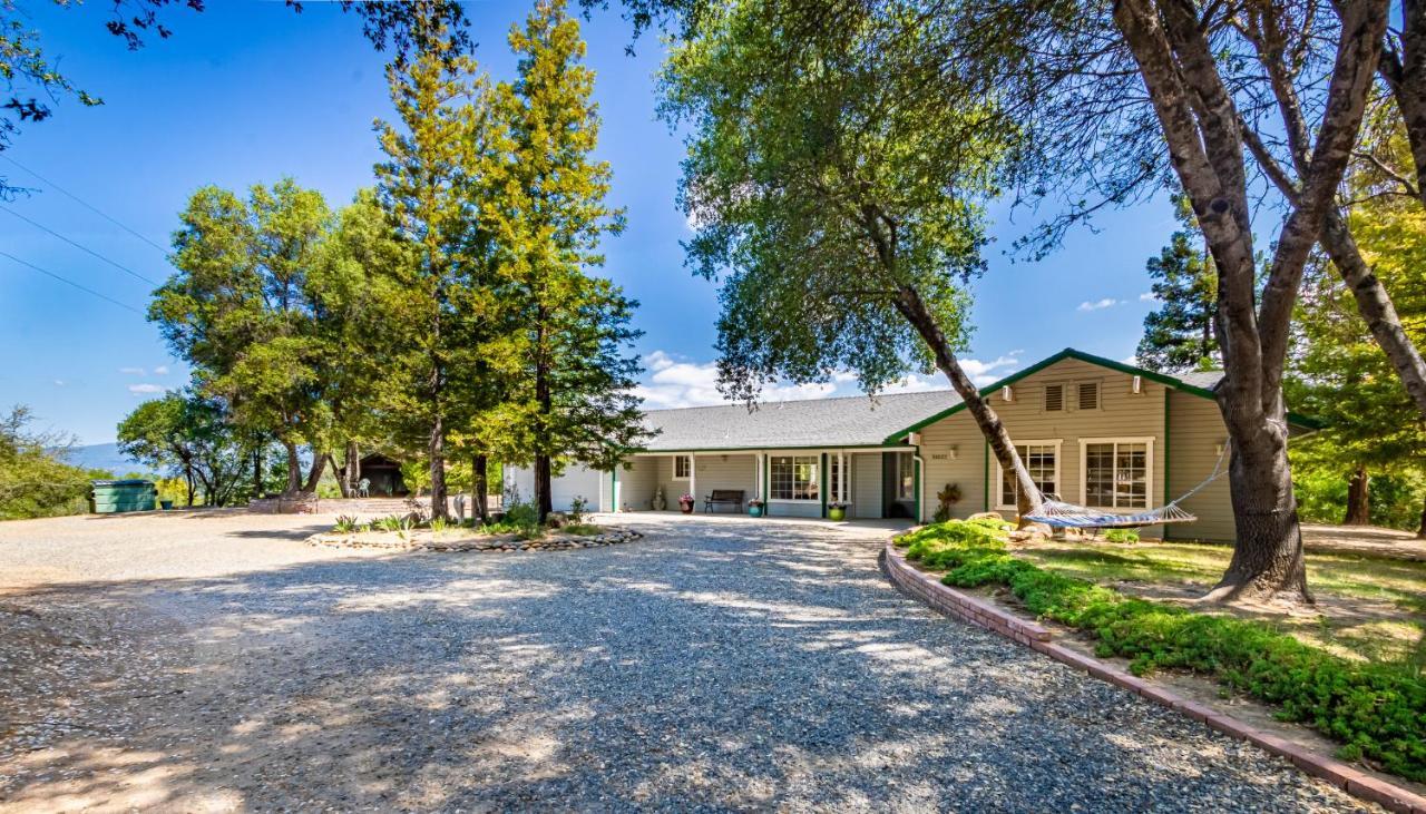Spectacular Views W/ Hot Tub/bbq -yosemite & Bass Villa